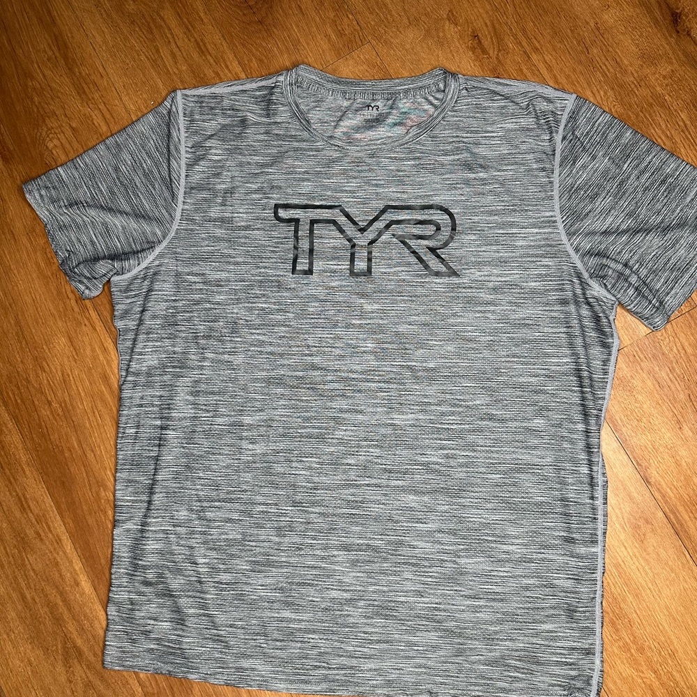 TYR Gray Short Sleeve Tee Athletic Cut